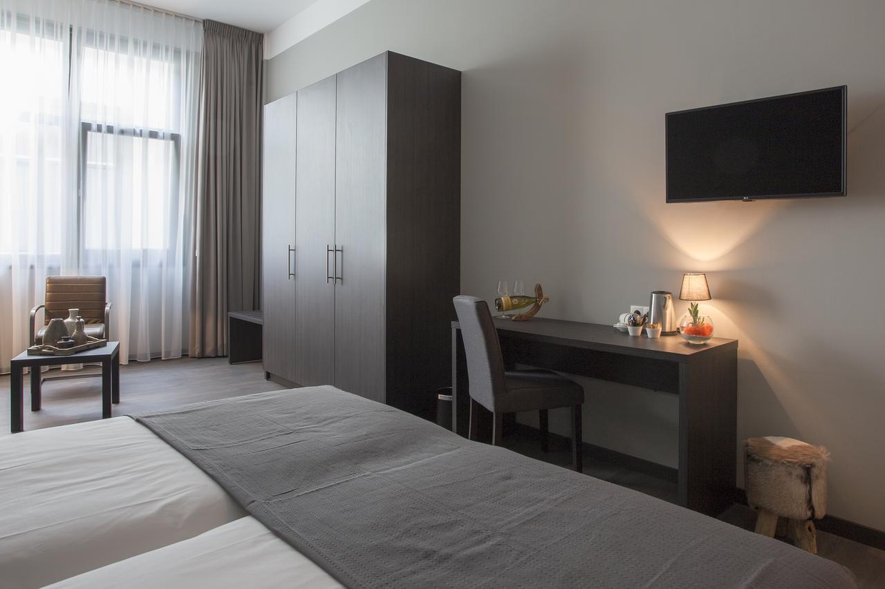 Hotel Bladel Екстериор снимка